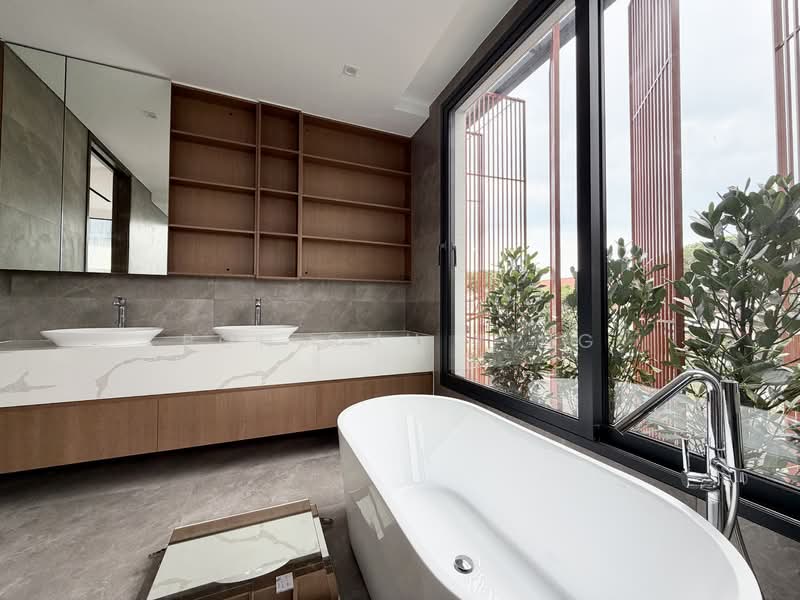 Frankel Estate, 23 Frankel Avenue, 6 Bedrooms, 11,000 sqft, Detached House For Sale, by Poh Chu Ying, 500129847 - Bathroom - PropertyGuru.com.sg