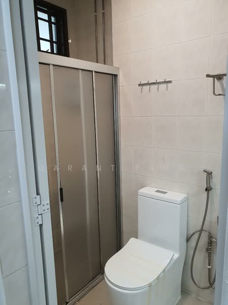 Portchester Ave, Portchester Ave, 5 Bedrooms, 4,200 sqft, Semi-Detached House For Rent, by Garant Pang, 500129856 - Bathroom - PropertyGuru.com.sg