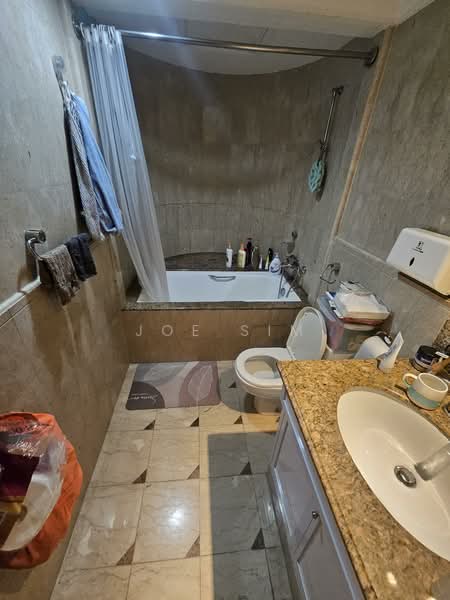 Valley Park, 475 River Valley Road, 3 Bedrooms, 1,700 sqft, Condominium For Rent, by Joe Sim, 500129866 - Bathroom - PropertyGuru.com.sg