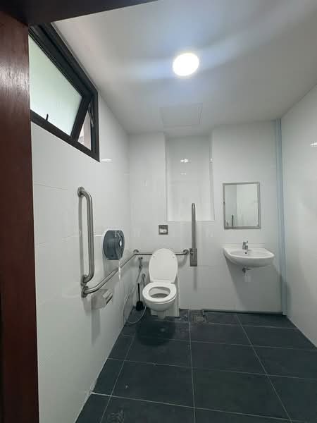 244 Upp Thomson Road, 244 Upper Thomson Rd, 1,600 sqft, Shop / Shophouse For Rent, by Darryl Ng, 500129874 - Bathroom - CommercialGuru.com.sg