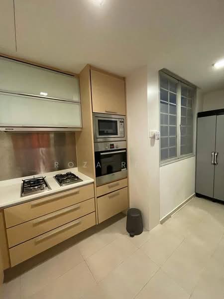 8 @ Mount Sophia, 10 Mount Sophia, 1 Bedroom, 969 sqft, Condominium For Sale, by Roza Reis, 500129907 - Kitchen - PropertyGuru.com.sg