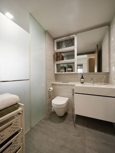 Riverbank at Fernvale, 13 Fernvale Close, 3 Bedrooms, 1,044 sqft, Condominium For Sale, by Tracy Lai, 500129909 - Bathroom - PropertyGuru.com.sg