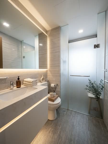 Riverbank at Fernvale, 13 Fernvale Close, 3 Bedrooms, 1,044 sqft, Condominium For Sale, by Tracy Lai, 500129909 - Bathroom - PropertyGuru.com.sg