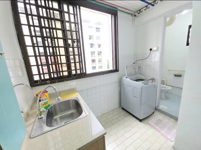 620 Hougang Avenue 8, 620 Hougang Avenue 8, 2 Bedrooms, 645 sqft, HDB Flat For Rent, by Priscilla Kang Swee Cheng, 500129926 - Kitchen - PropertyGuru.com.sg