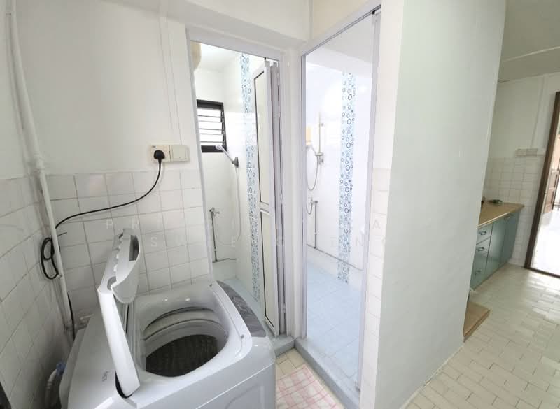 620 Hougang Avenue 8, 620 Hougang Avenue 8, 2 Bedrooms, 645 sqft, HDB Flat For Rent, by Priscilla Kang Swee Cheng, 500129926 - Bathroom - PropertyGuru.com.sg