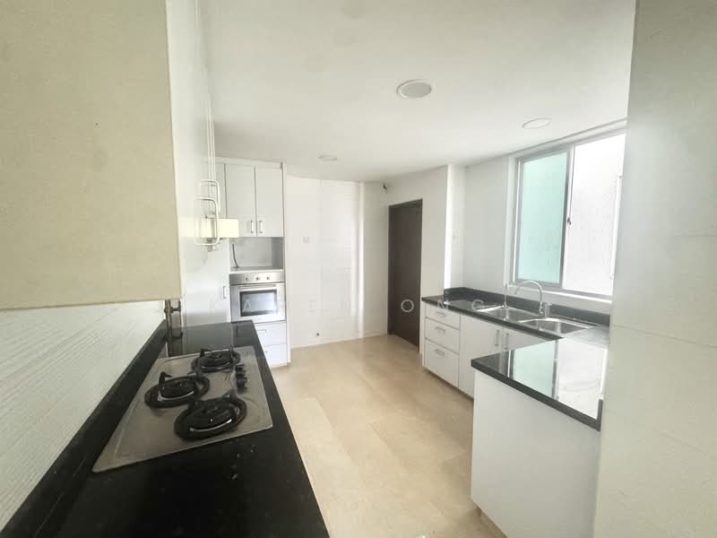 Maple Woods, 991 Bukit Timah Road, 4 Bedrooms, 1,786 sqft, Condominium For Sale, by Karen Ong, 500129936 - Kitchen - PropertyGuru.com.sg