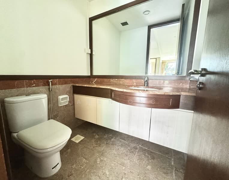 Maple Woods, 991 Bukit Timah Road, 4 Bedrooms, 1,786 sqft, Condominium For Sale, by Karen Ong, 500129936 - Powder Room - PropertyGuru.com.sg