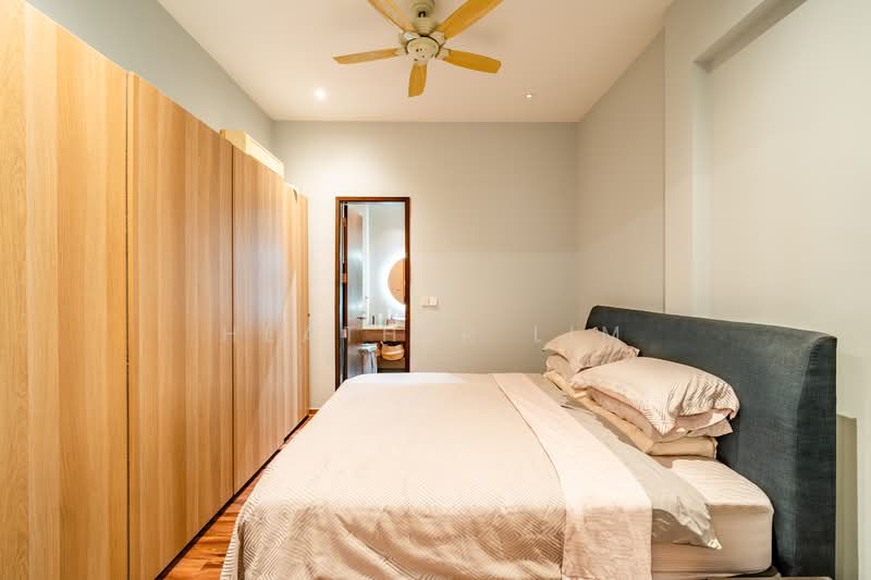 Sembawang Hills Estate, Jalan Kuras, 5 Bedrooms, 4,000 sqft, Terraced House For Sale, by HEATHER LIM, 500129937 - Bedroom - PropertyGuru.com.sg