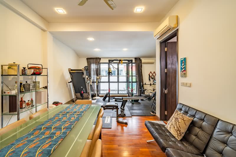 Sembawang Hills Estate, Jalan Kuras, 5 Bedrooms, 4,000 sqft, Terraced House For Sale, by HEATHER LIM, 500129937 - PropertyGuru.com.sg