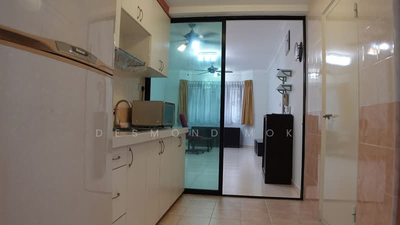 Mendon Spring, 198 Pasir Panjang Road, 3 Bedrooms, 1,055 sqft, Condominium For Rent, by Desmond Mok, 500129956 - Kitchen - PropertyGuru.com.sg