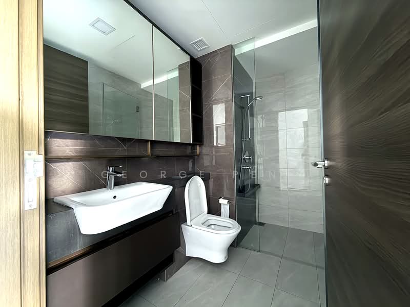 The Florence Residences, 89 Hougang Avenue 2, 2 Bedrooms, 667 sqft, Condominium For Sale, by George Peng, 500129995 - Bathroom - PropertyGuru.com.sg