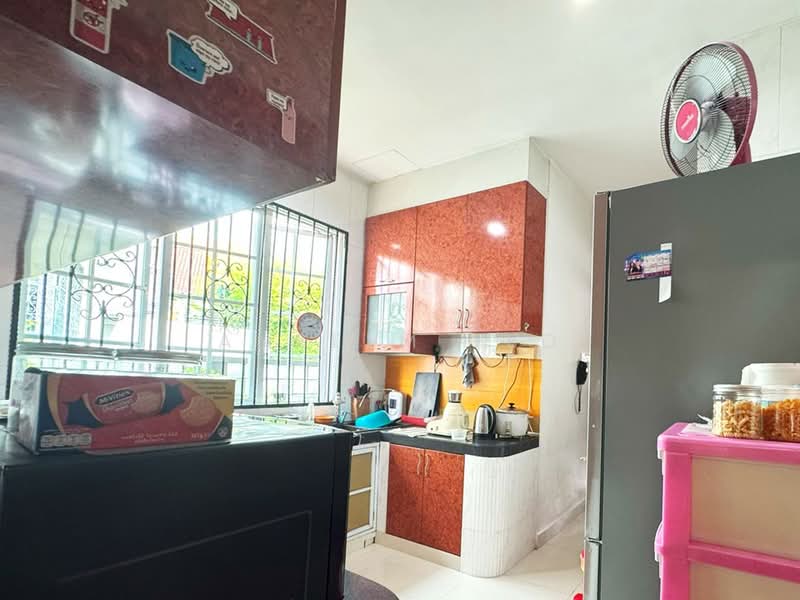 Upper Thomson CHEAP Huge Corner Plot Freehold near CHIJ St Nicks, , 3 Bedrooms, 1,560 sqft, Corner Terrace For Sale, by Anselm Teo, 500130002 - Kitchen - PropertyGuru.com.sg