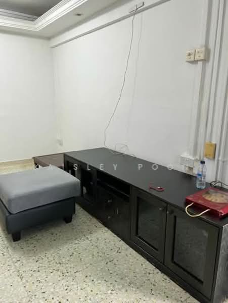 576 Ang Mo Kio Avenue 10, 576 Ang Mo Kio Avenue 10, 2 Bedrooms, 872 sqft, HDB Flat For Sale, by Kaisley Poon, 500130006 - Living Room - PropertyGuru.com.sg