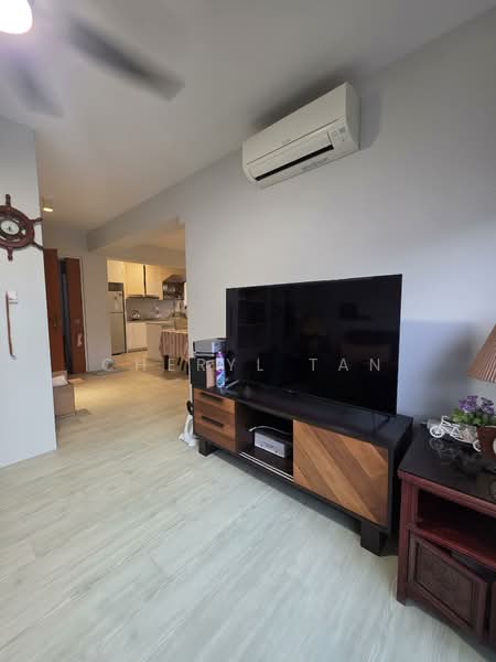 220A Sumang Lane, 220A Sumang Lane, 3 Bedrooms, 1,001 sqft, HDB Flat For Sale, by Cheryl Tan, 500130012 - Living Room - PropertyGuru.com.sg