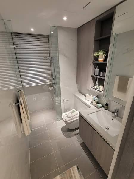 The LakeGarden Residences, 80 Yuan Ching Road, 4 Bedrooms, 2,153 sqft, Condominium For Sale, by Shawn Chew, 500130022 - Bathroom - PropertyGuru.com.sg