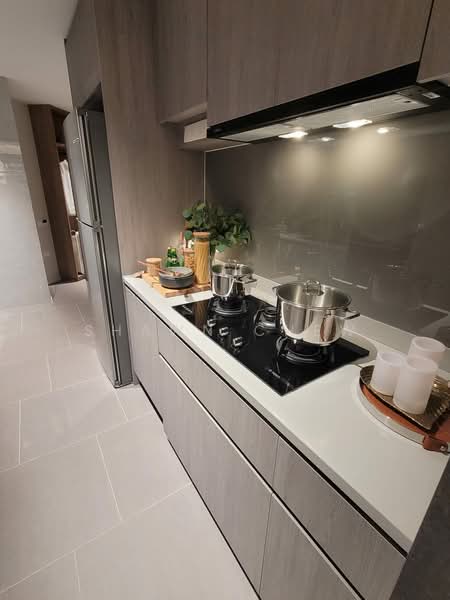 The LakeGarden Residences, 80 Yuan Ching Road, 4 Bedrooms, 2,153 sqft, Condominium For Sale, by Shawn Chew, 500130022 - Kitchen - PropertyGuru.com.sg