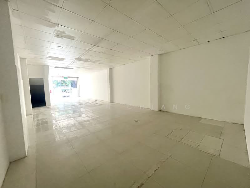 Heritage Charm Meets Modern Hustle: Road-Facing Shophouse Space Near City Square Mall, Kitchener Road, 300 sqft, Office For Rent, by Kelvin Chiang, 500130025 - Interior - CommercialGuru.com.sg