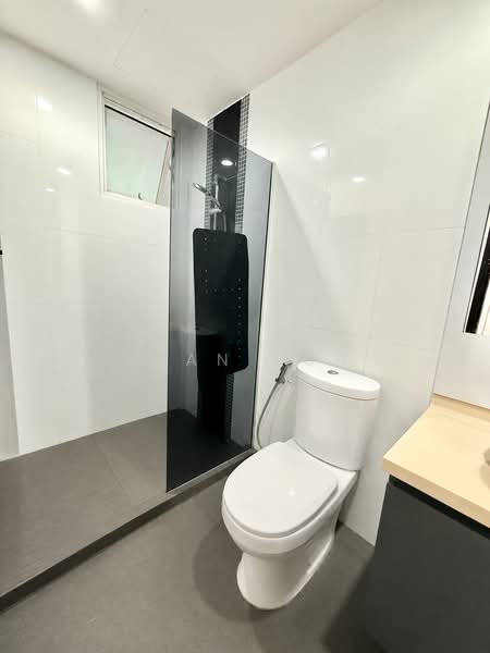 Casablanca, 21 Rosewood Drive, 2 Bedrooms, 893 sqft, Condominium For Sale, by Jean Koh, 500130027 - Bathroom - PropertyGuru.com.sg