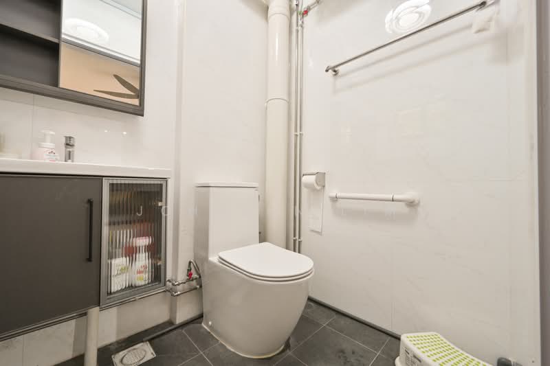 526 Choa Chu Kang Street 51, 526 Choa Chu Kang Street 51, 4 Bedrooms, 1,528 sqft, HDB Flat For Sale, by Johnson Lim, 500130039 - Bathroom - PropertyGuru.com.sg