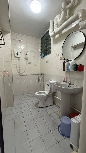 453 Choa Chu Kang Avenue 4, 453 Choa Chu Kang Avenue 4, 3 Bedrooms, 1,323 sqft, HDB Flat For Sale, by Daryl Lim, 500130043 - Common Bathroom - PropertyGuru.com.sg