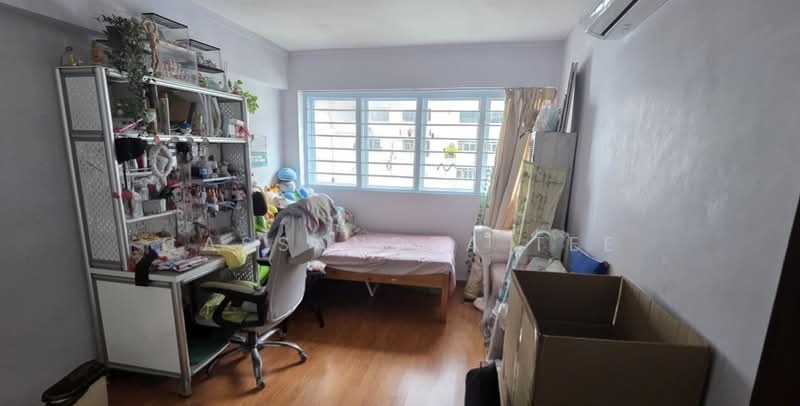 815 Tampines Avenue 4, 815 Tampines Avenue 4, 3 Bedrooms, 1,302 sqft, HDB Flat For Sale, by Cassandra Tee, 500130053 - Bedroom - PropertyGuru.com.sg