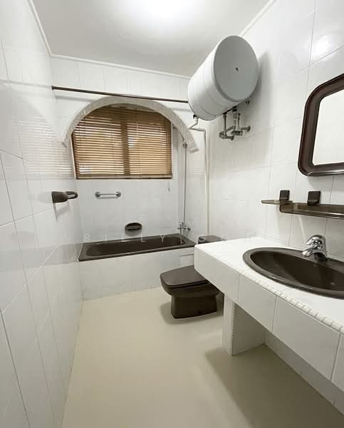 Kensington Park, 6 Kensington Park Drive, 3 Bedrooms, 2,238 sqft, Condominium For Sale, by Billy Goh, 500130059 - Bathroom - PropertyGuru.com.sg