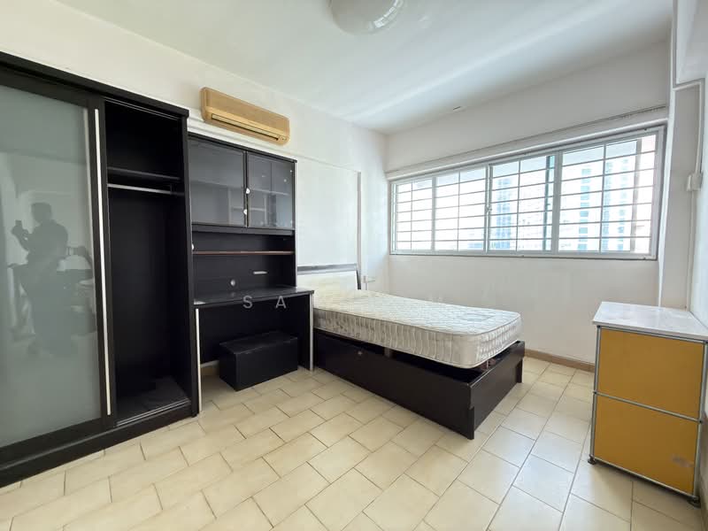 204 Jurong East Street 21, 204 Jurong East Street 21, 2 Bedrooms, 1,044 sqft, HDB Flat For Sale, by Sam Lim, 500130070 - Bedroom - PropertyGuru.com.sg