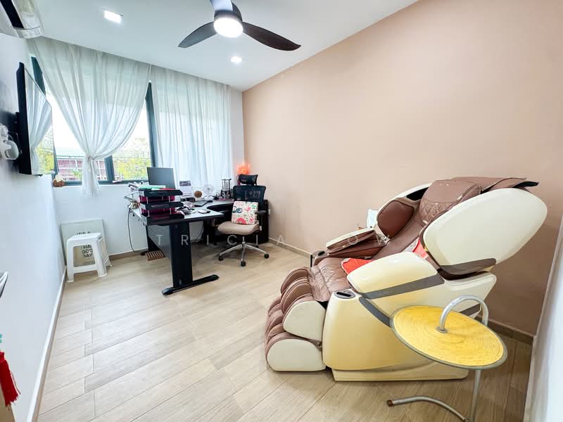 Rare D20 Freehold Terrace for Sale, Spacious Bright Breezy, Well Renovated, 10 mins walk to Marymoun, , 5 Bedrooms, 2,500 sqft, Terraced House For Sale, by Tricia Low, 500130091 - Study - PropertyGuru.com.sg