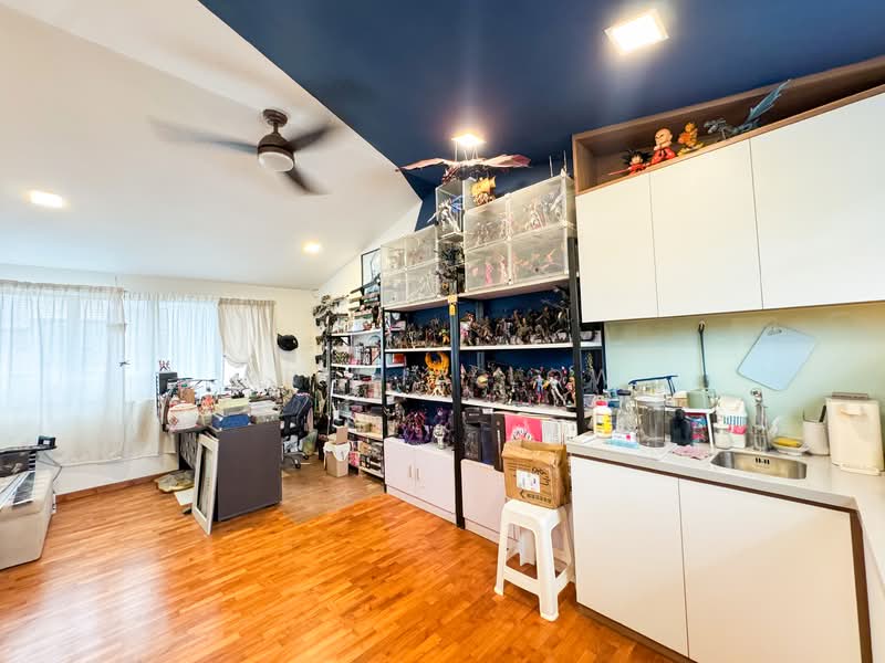 Rare D20 Freehold Terrace for Sale, Spacious Bright Breezy, Well Renovated, 10 mins walk to Marymoun, , 5 Bedrooms, 2,500 sqft, Terraced House For Sale, by Tricia Low, 500130091 - Interior - PropertyGuru.com.sg