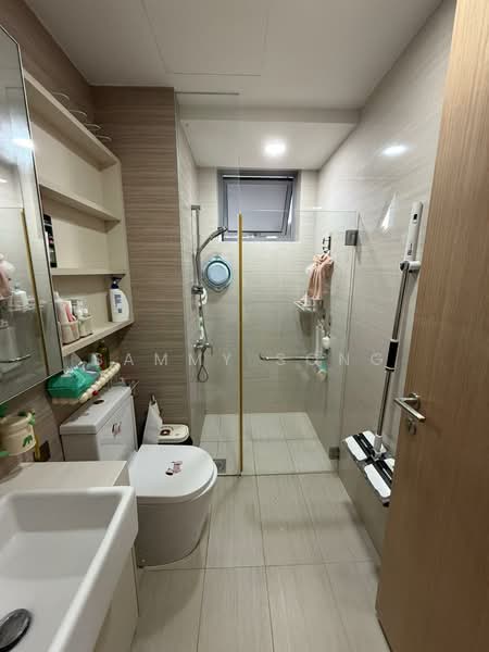 High Park Residences, 27 Fernvale Road, 4 Bedrooms, 1,367 sqft, Condominium For Sale, by Sammy Song, 500130093 - Bathroom - PropertyGuru.com.sg