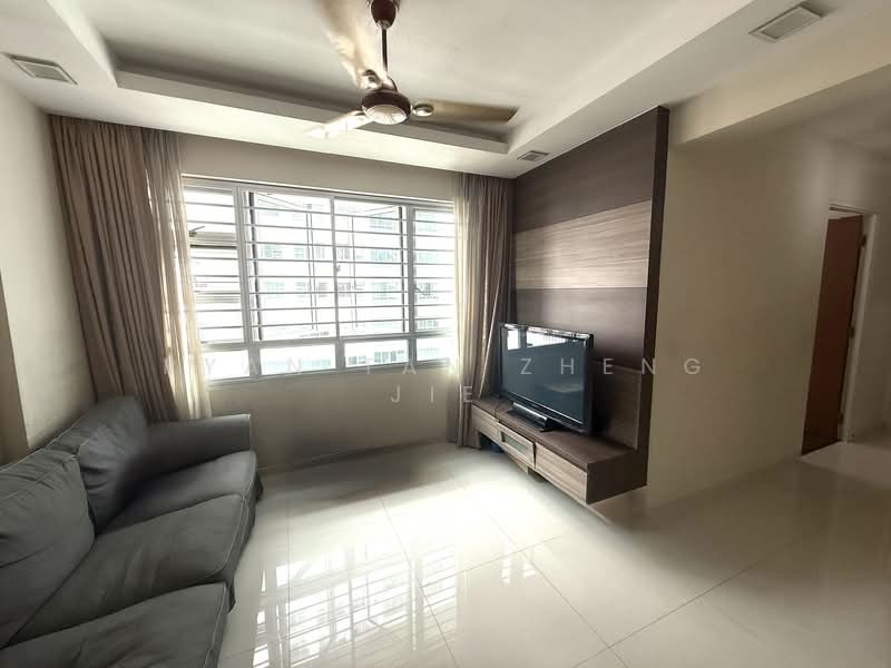 18D MacPherson Residency, 18D Circuit Road, 2 Bedrooms, 721 sqft, HDB Flat For Sale, by Ryan Tan Zheng Jie, 500130114 - Living Room - PropertyGuru.com.sg
