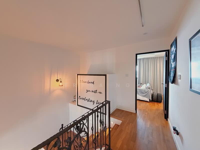 357 Hougang Avenue 7, 357 Hougang Avenue 7, 2 Bedrooms, 1,654 sqft, HDB Flat For Sale, by Trina Ng, 500130126 - Corridor - PropertyGuru.com.sg