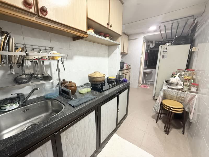 28 Jalan Bahagia, 28 Jalan Bahagia, 2 Bedrooms, 603 sqft, HDB Flat For Sale, by Darren Koh Chun Hong, 500130130 - Kitchen - PropertyGuru.com.sg