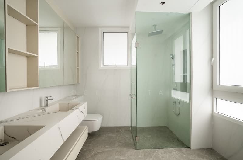 1km Tao Nan / Brand New 3.5 sty at D15, Wide frontage / park 4 to 5 cars / North Facing, 6 Bedrooms, 6,000 sqft, Corner Terrace For Sale, by Jocelyn Tan, 500130151 - Bathroom - PropertyGuru.com.sg