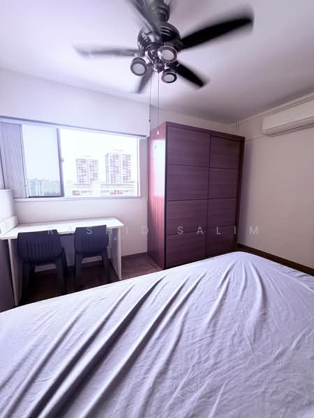 402 Bedok North Avenue 3, 402 Bedok North Avenue 3, Room Rental, 107 sqft, HDB Flat For Rent, by Rashid Salim, 500130152 - Bedroom - PropertyGuru.com.sg