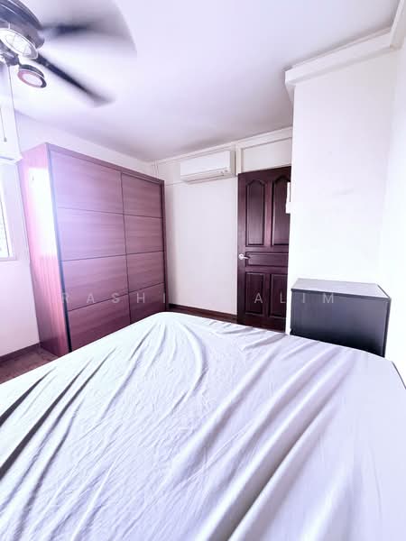 402 Bedok North Avenue 3, 402 Bedok North Avenue 3, Room Rental, 107 sqft, HDB Flat For Rent, by Rashid Salim, 500130152 - Bedroom - PropertyGuru.com.sg