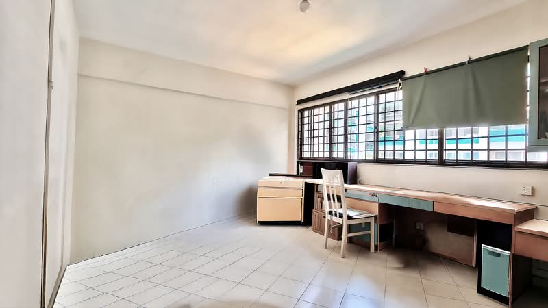 331 Jurong East Avenue 1, 331 Jurong East Avenue 1, 3 Bedrooms, 1,529 sqft, HDB Flat For Sale, by Derrick Goh, 500130153 - Common Bedroom - PropertyGuru.com.sg