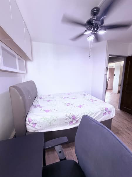 402 Bedok North Avenue 3, 402 Bedok North Avenue 3, Room Rental, 107 sqft, HDB Flat For Rent, by Rashid Salim, 500130156 - Bedroom - PropertyGuru.com.sg
