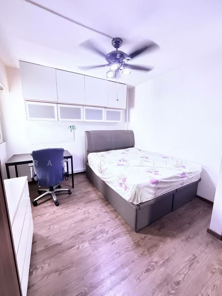 402 Bedok North Avenue 3, 402 Bedok North Avenue 3, Room Rental, 107 sqft, HDB Flat For Rent, by Rashid Salim, 500130156 - Bedroom - PropertyGuru.com.sg