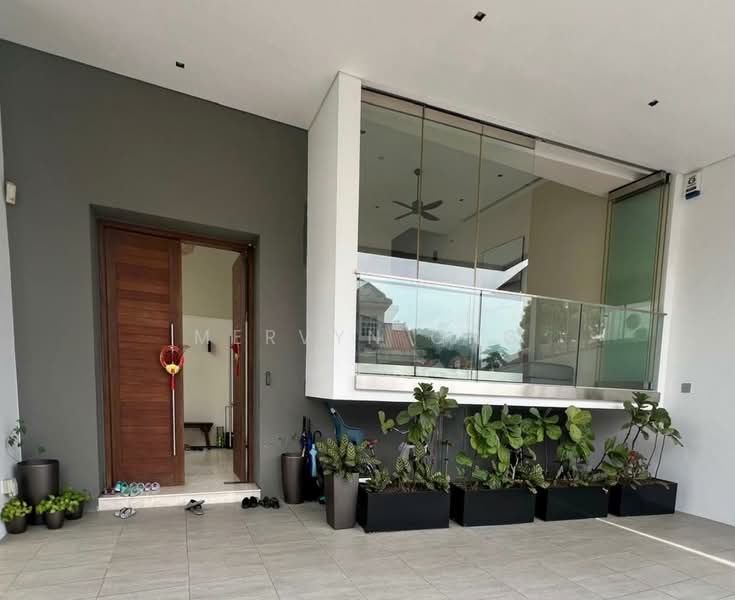 Shamrock Park, 12 Namly View, 7 Bedrooms, 6,082 sqft, Semi-Detached House For Rent, by Mervyn Ong, 500130185 - Entrance - PropertyGuru.com.sg