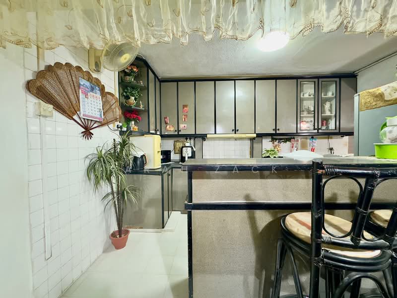 306 Ang Mo Kio Avenue 1, 306 Ang Mo Kio Avenue 1, 4 Bedrooms, 1,324 sqft, HDB Flat For Sale, by Farah Zack, 500130187 - Kitchen - PropertyGuru.com.sg