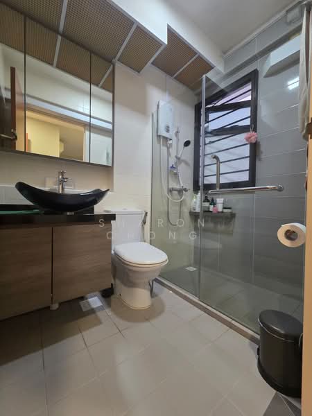 808D Choa Chu Kang Avenue 1, 808D Choa Chu Kang Avenue 1, 3 Bedrooms, 990 sqft, HDB Flat For Sale, by Sharon Chong, 500130190 - Bathroom - PropertyGuru.com.sg