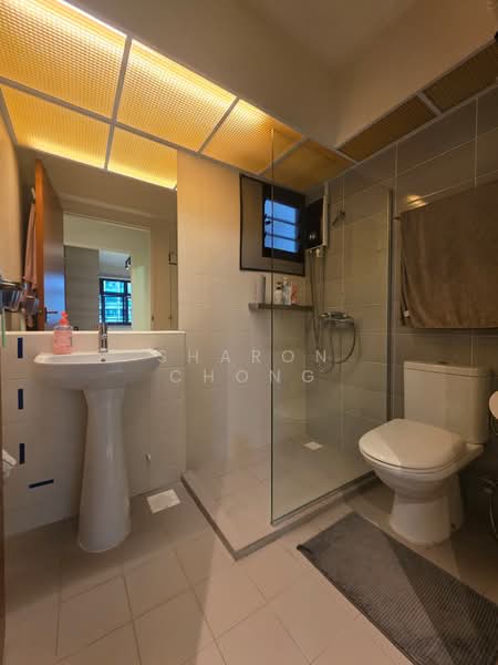 808D Choa Chu Kang Avenue 1, 808D Choa Chu Kang Avenue 1, 3 Bedrooms, 990 sqft, HDB Flat For Sale, by Sharon Chong, 500130190 - Bathroom - PropertyGuru.com.sg