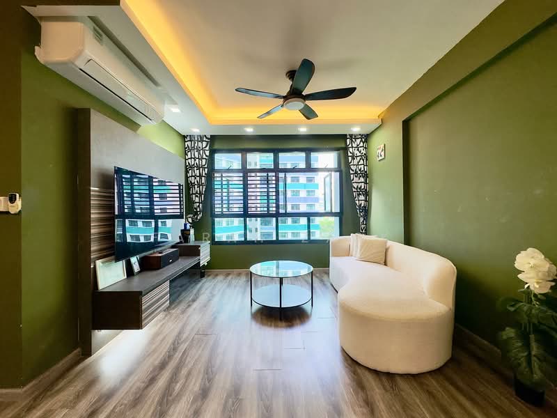 808A Choa Chu Kang Avenue 1, 808A Choa Chu Kang Avenue 1, 3 Bedrooms, 990 sqft, HDB Flat For Sale, by Farah Zack, 500130192 - Living Room - PropertyGuru.com.sg