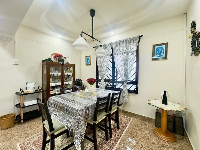 110 Rivervale Walk, 110 Rivervale Walk, 3 Bedrooms, 1,292 sqft, HDB Flat For Sale, by Farah Zack, 500130197 - Dining Room - PropertyGuru.com.sg