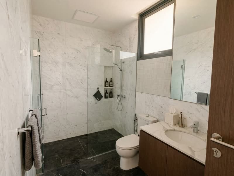 ❤️Price Reduced⭐️几乎全新⭐️Nice Plot⭐️Fiona 国凤 8218☎️5108, Ming Teck Park, Greenleaf Lane, Greenleaf View, Jalan Jelita, Jalan Tenang, Jalan Istimewa, 5 Bedrooms, 6,930 sqft, Semi-Detached House For Sale, by Fiona Yin 国凤, 500130206 - Bathroom - PropertyGuru.com.sg
