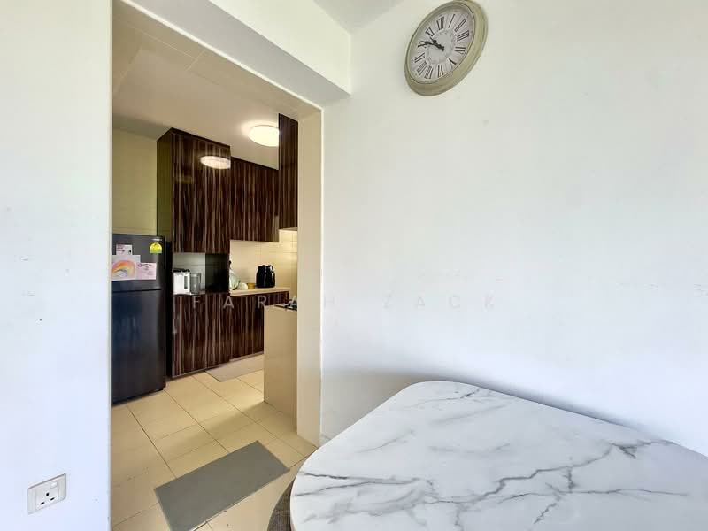 890A Tampines Avenue 1, 890A Tampines Avenue 1, 2 Bedrooms, 743 sqft, HDB Flat For Sale, by Farah Zack, 500130209 - Kitchen - PropertyGuru.com.sg