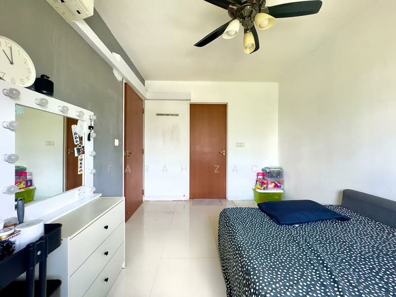 890A Tampines Avenue 1, 890A Tampines Avenue 1, 2 Bedrooms, 743 sqft, HDB Flat For Sale, by Farah Zack, 500130209 - Bedroom - PropertyGuru.com.sg