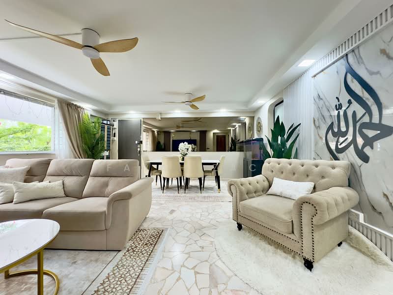 337 Bukit Batok Street 34, 337 Bukit Batok Street 34, 3 Bedrooms, 1,119 sqft, HDB Flat For Sale, by Farah Zack, 500130212 - Living Room - PropertyGuru.com.sg
