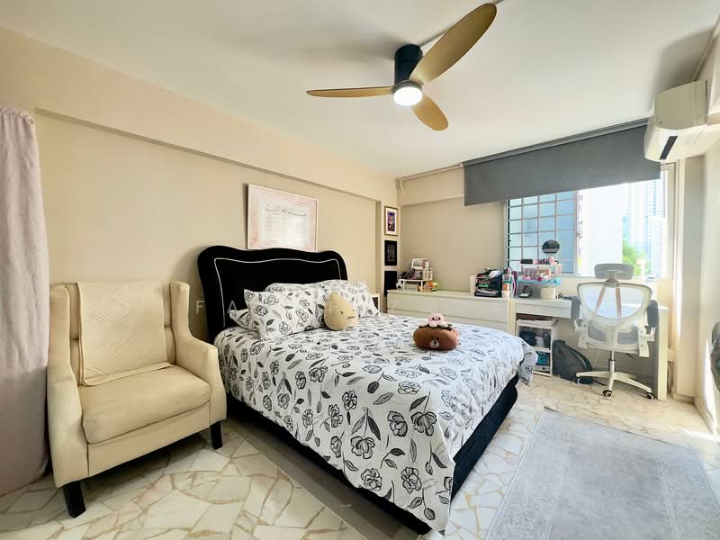 337 Bukit Batok Street 34, 337 Bukit Batok Street 34, 3 Bedrooms, 1,119 sqft, HDB Flat For Sale, by Farah Zack, 500130212 - Bedroom - PropertyGuru.com.sg